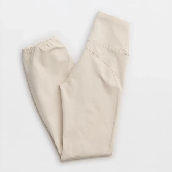 Aerie OFFLINE The Hugger Cinch Pant - Cake Batter XS - Picture 6 of 7